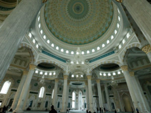 Großer Raum in der Hazram-Sultan-Moschee